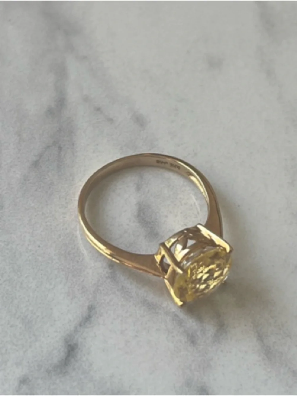 10k Gold Solitaire Ring with Faceted Citrine Gemstone - size 9